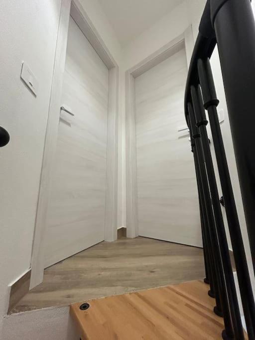 La Corte Dei Pavoni 10min Da Stadio Sansiro,fiera Appartement